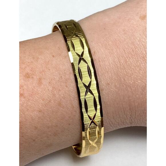 MONET Bracelet Bangle Edged Design Gold Tone 8” - Picture 2 of 8